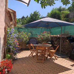 https://appartement-t1-neuf-dans-villa-avec-piscine.fr-provencehotel.com